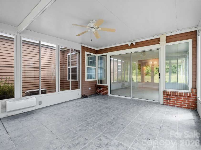 21 Heather Way, Candler, NC 28715.  MLS# CAR4423058, YatesRealty ID 17021. 