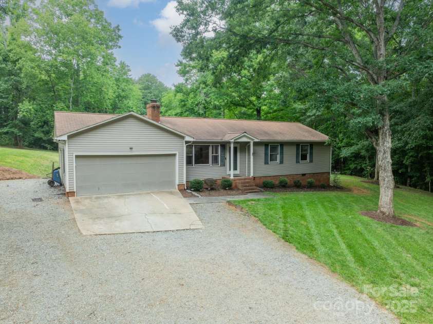 2109 Rock Springs Circle, Denver, NC 28037.  MLS# CAR4200528, YatesRealty ID 17023. Front