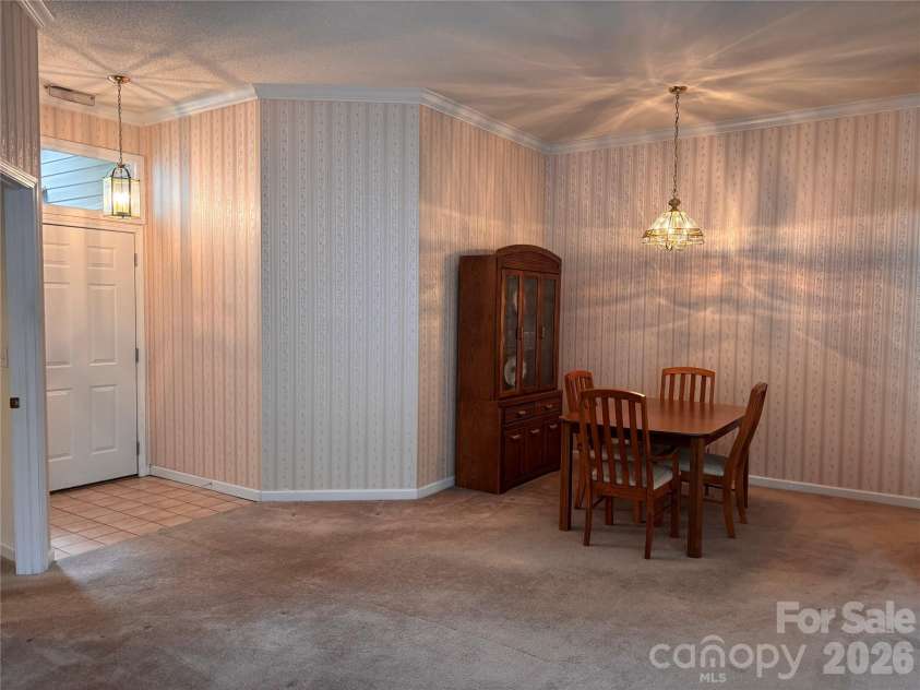 39 Tisha Lane, Hendersonville, NC 28739.  MLS# CAR4376413, YatesRealty ID 17023. 