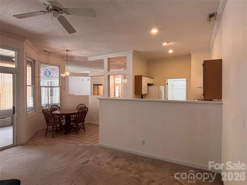 39 Tisha Lane, Hendersonville, NC 28739.  MLS# CAR4376413, YatesRealty ID 17023. 