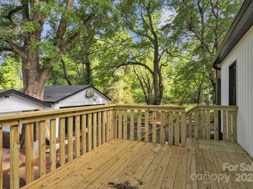 1739 16th Street, Hickory, NC 28601.  MLS# CAR4260199, YatesRealty ID 17024. 