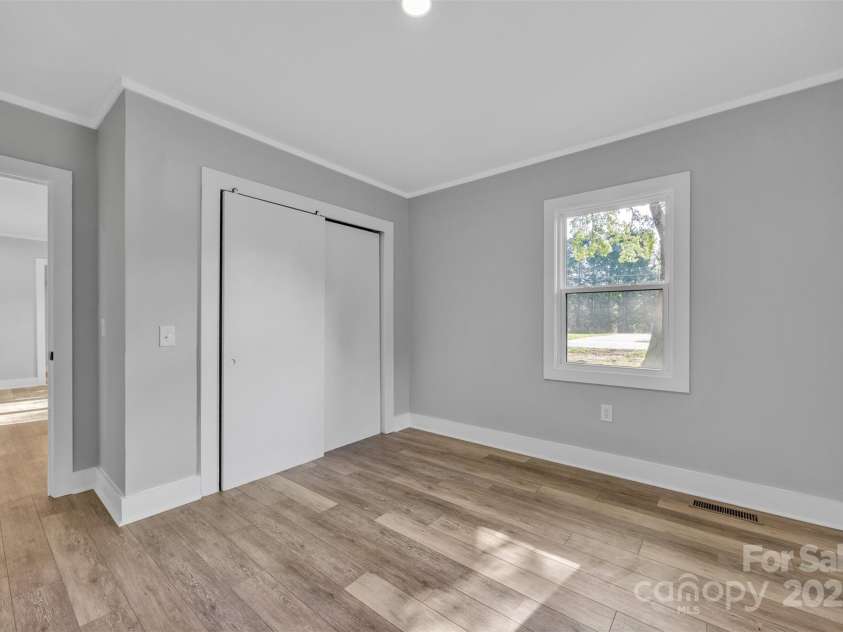 1739 16th Street, Hickory, NC 28601.  MLS# CAR4260199, YatesRealty ID 17024. 