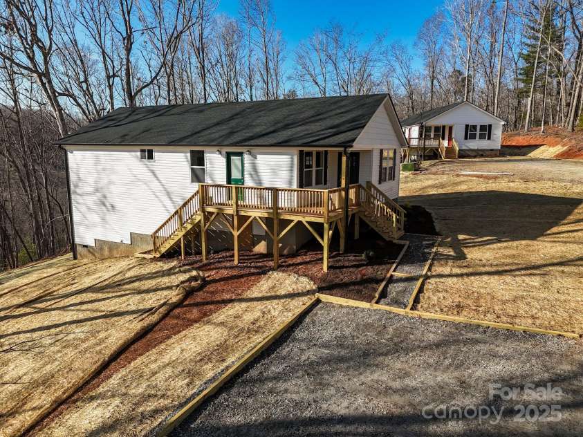 5225 Howard Gap Road, Saluda, NC 28773.  MLS# CAR4186020, YatesRealty ID 17025. 