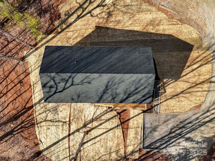 5225 Howard Gap Road, Saluda, NC 28773.  MLS# CAR4186020, YatesRealty ID 17025. 