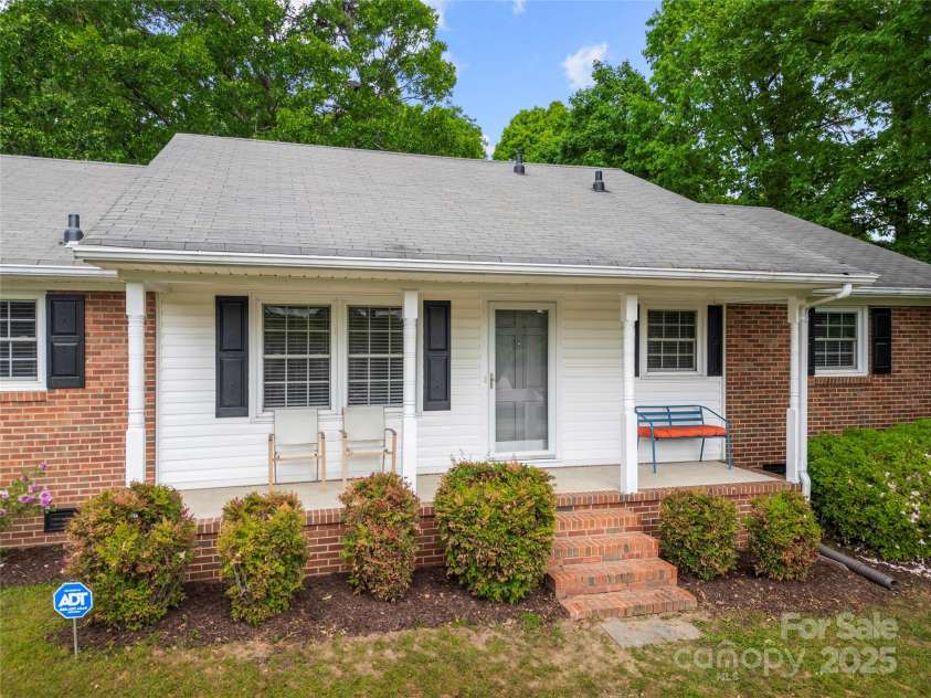 115 K M Murphy Road, Gastonia, NC 28056.  MLS# CAR4250603, YatesRealty ID 17026. 