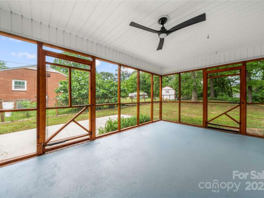 115 K M Murphy Road, Gastonia, NC 28056.  MLS# CAR4250603, YatesRealty ID 17026. 