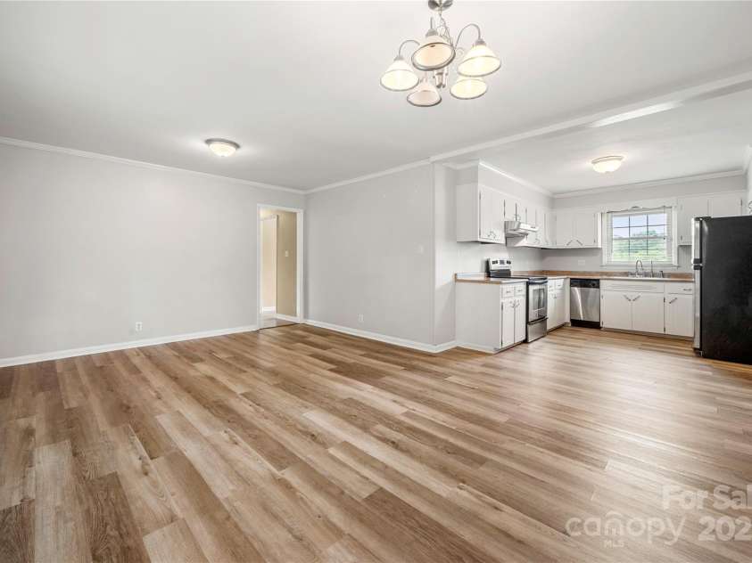 115 K M Murphy Road, Gastonia, NC 28056.  MLS# CAR4250603, YatesRealty ID 17026. 
