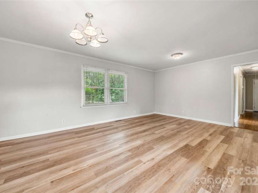 115 K M Murphy Road, Gastonia, NC 28056.  MLS# CAR4250603, YatesRealty ID 17026. 