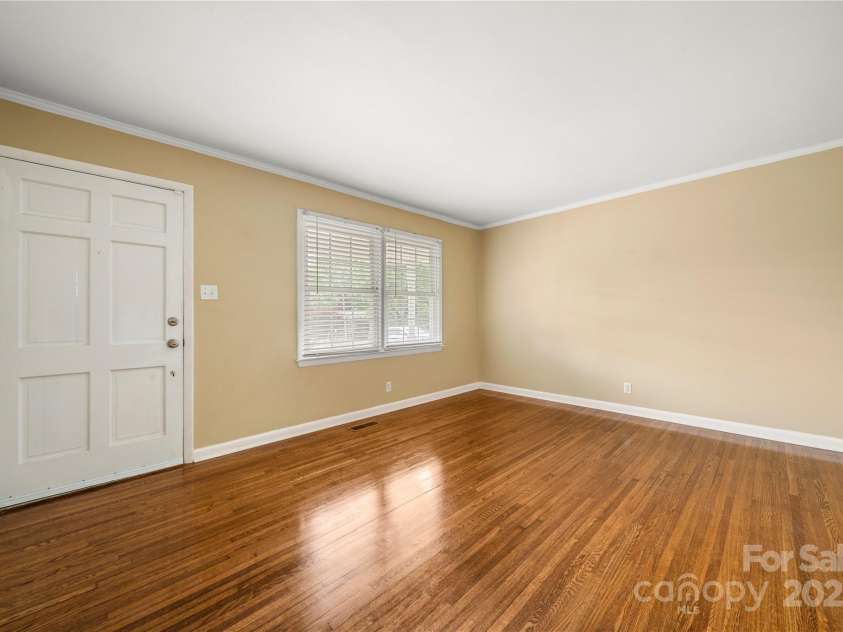 115 K M Murphy Road, Gastonia, NC 28056.  MLS# CAR4250603, YatesRealty ID 17026. 