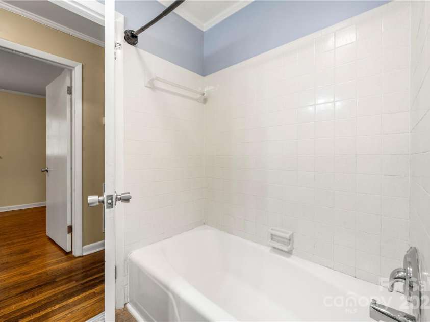 115 K M Murphy Road, Gastonia, NC 28056.  MLS# CAR4250603, YatesRealty ID 17026. 
