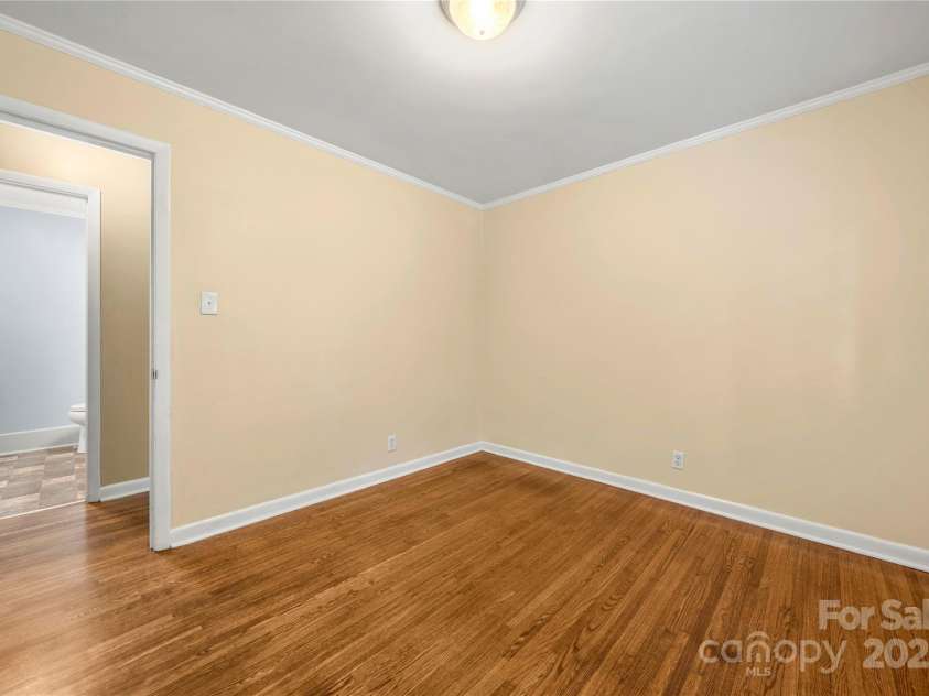 115 K M Murphy Road, Gastonia, NC 28056.  MLS# CAR4250603, YatesRealty ID 17026. 