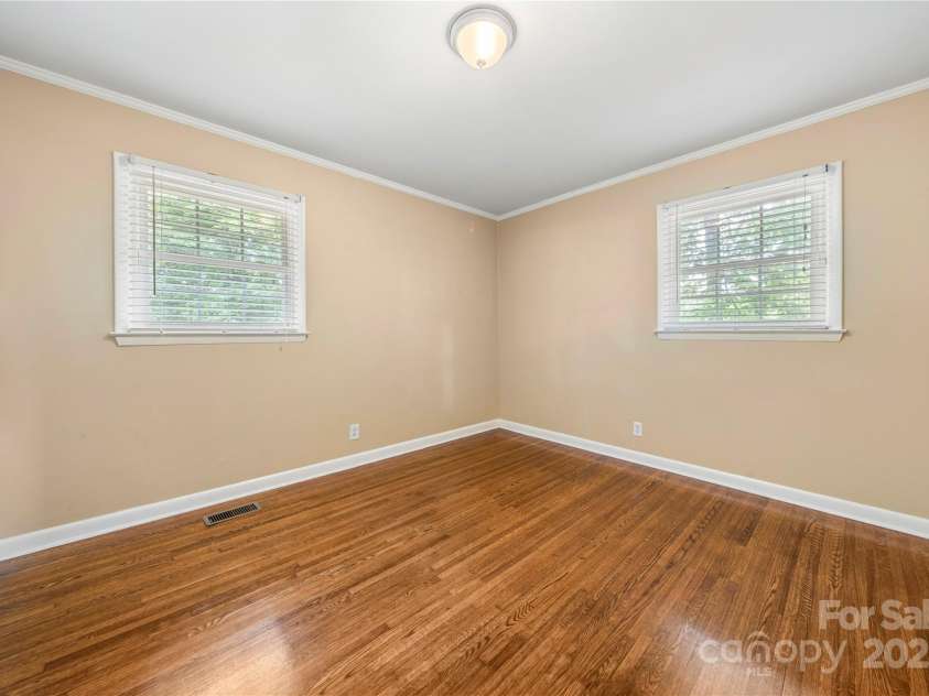115 K M Murphy Road, Gastonia, NC 28056.  MLS# CAR4250603, YatesRealty ID 17026. 