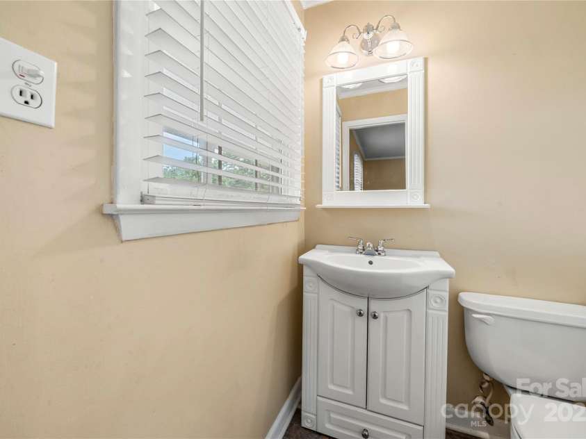 115 K M Murphy Road, Gastonia, NC 28056.  MLS# CAR4250603, YatesRealty ID 17026. 
