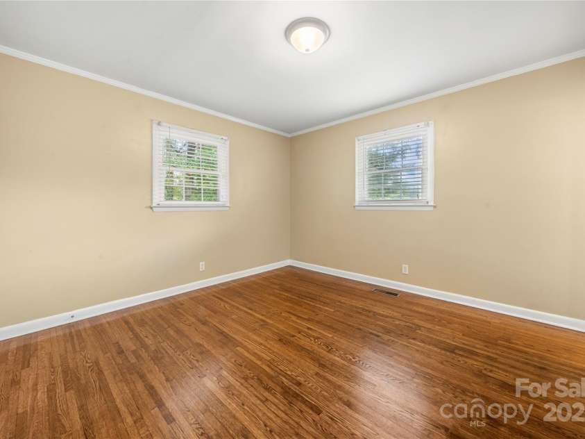 115 K M Murphy Road, Gastonia, NC 28056.  MLS# CAR4250603, YatesRealty ID 17026. 