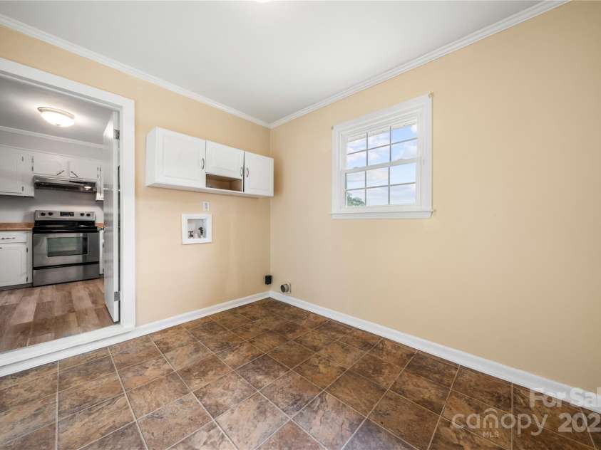 115 K M Murphy Road, Gastonia, NC 28056.  MLS# CAR4250603, YatesRealty ID 17026. 