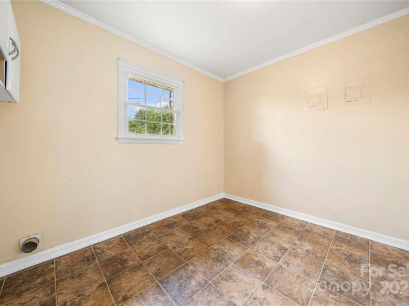115 K M Murphy Road, Gastonia, NC 28056.  MLS# CAR4250603, YatesRealty ID 17026. 