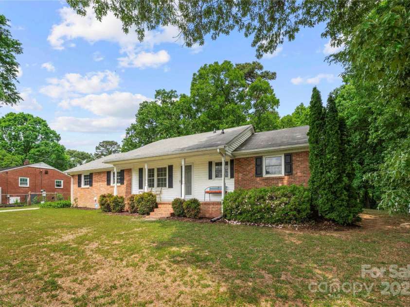 115 K M Murphy Road, Gastonia, NC 28056.  MLS# CAR4250603, YatesRealty ID 17026. 