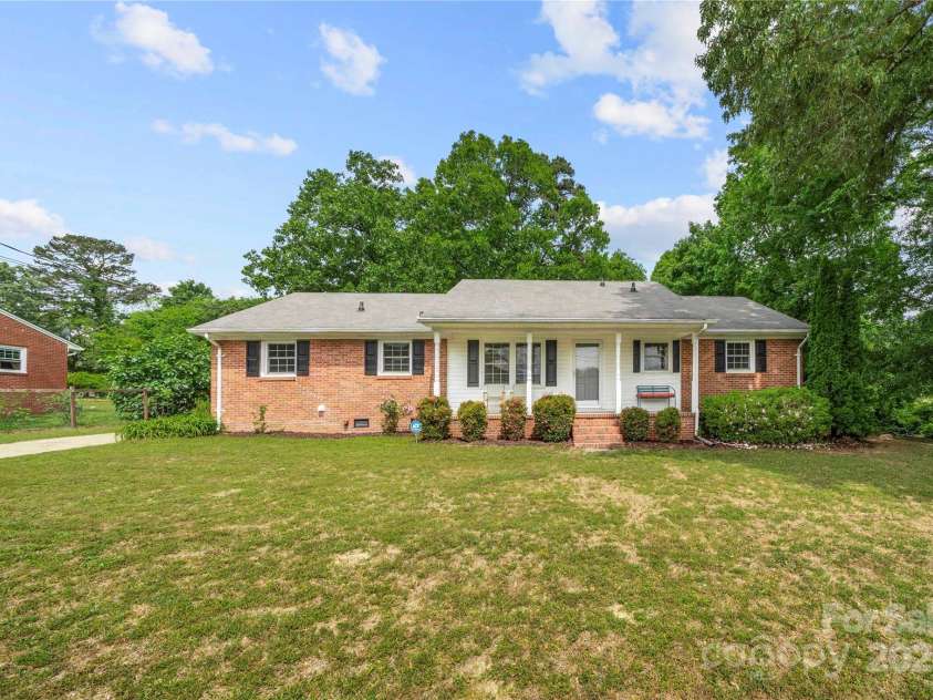 115 K M Murphy Road, Gastonia, NC 28056.  MLS# CAR4250603, YatesRealty ID 17026. 