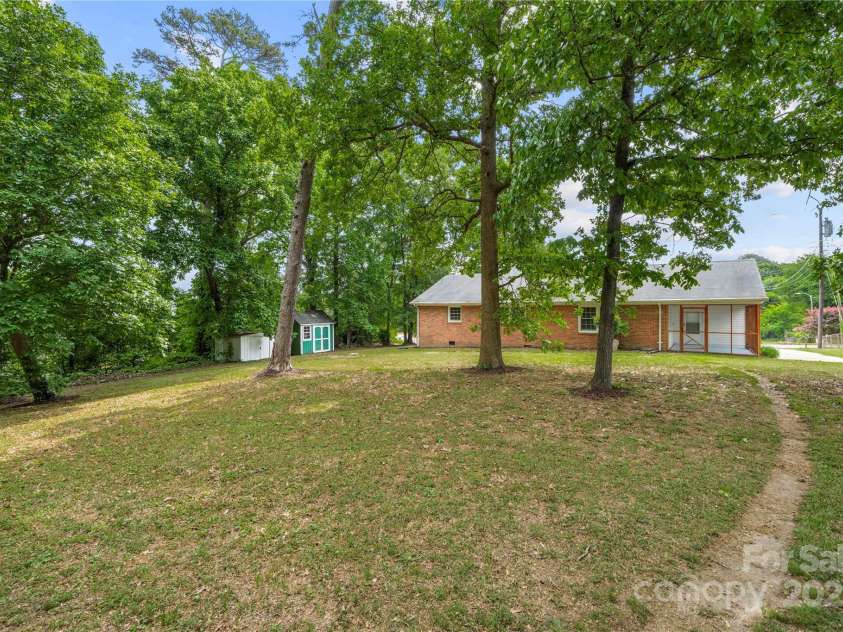 115 K M Murphy Road, Gastonia, NC 28056.  MLS# CAR4250603, YatesRealty ID 17026. 