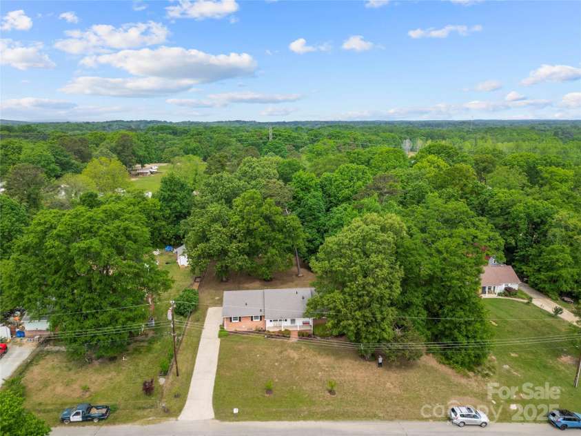 115 K M Murphy Road, Gastonia, NC 28056.  MLS# CAR4250603, YatesRealty ID 17026. 