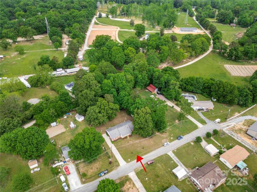 115 K M Murphy Road, Gastonia, NC 28056.  MLS# CAR4250603, YatesRealty ID 17026. 