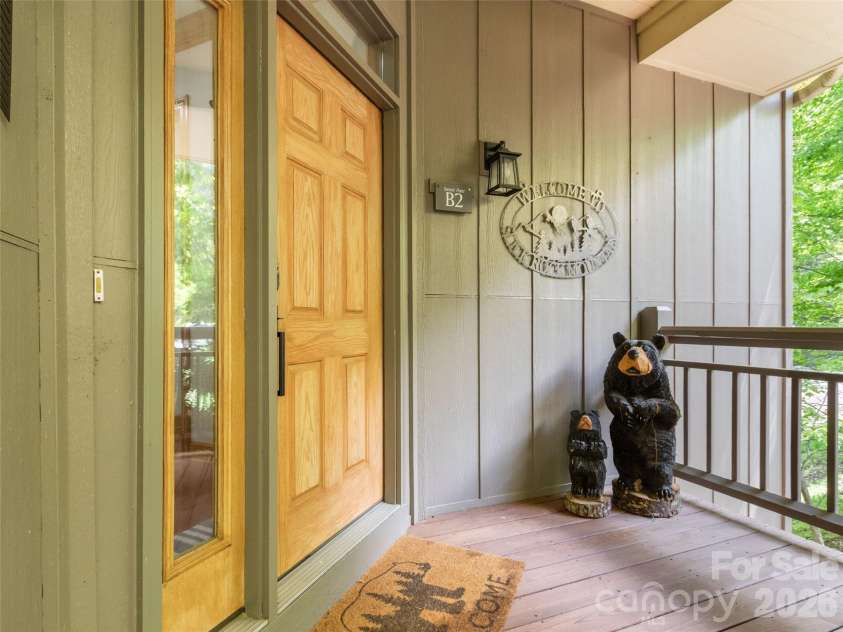 266 Sunset Point Road, Burnsville, NC 28714.  MLS# CAR4374848, YatesRealty ID 17027. 