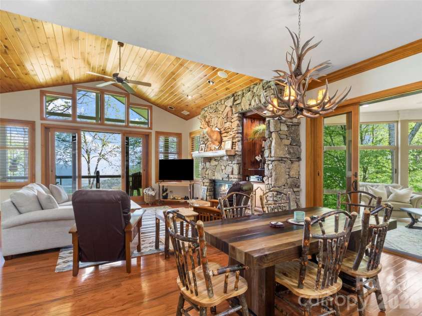 266 Sunset Point Road, Burnsville, NC 28714.  MLS# CAR4374848, YatesRealty ID 17027. 