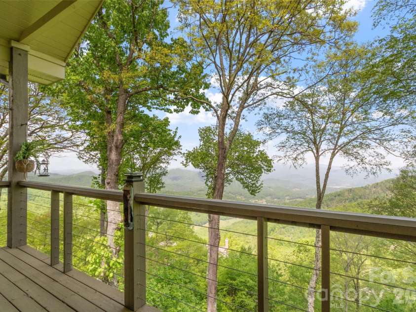 266 Sunset Point Road, Burnsville, NC 28714.  MLS# CAR4374848, YatesRealty ID 17027. 
