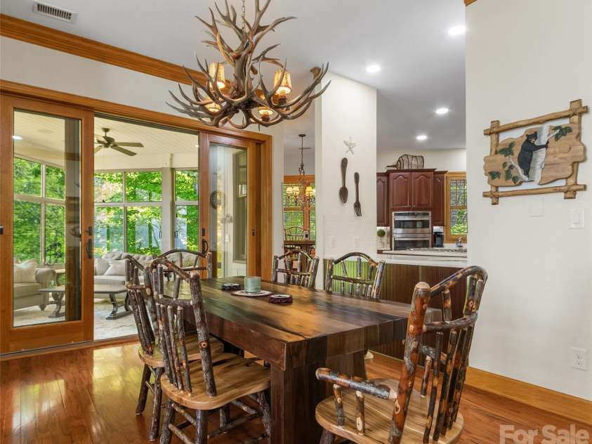 266 Sunset Point Road, Burnsville, NC 28714.  MLS# CAR4374848, YatesRealty ID 17027. 