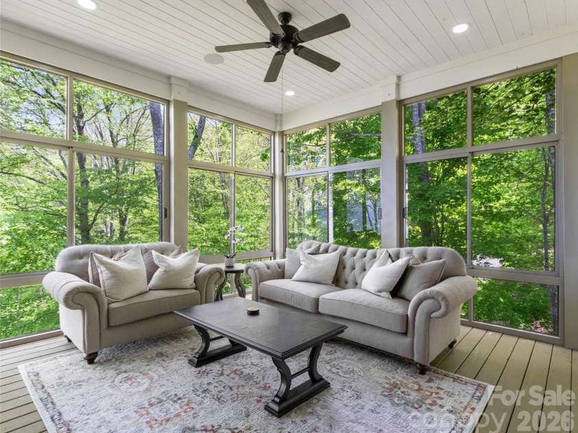 266 Sunset Point Road, Burnsville, NC 28714.  MLS# CAR4374848, YatesRealty ID 17027. 