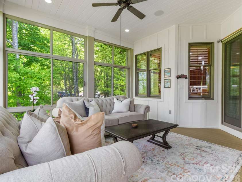 266 Sunset Point Road, Burnsville, NC 28714.  MLS# CAR4374848, YatesRealty ID 17027. 