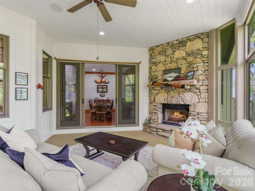 266 Sunset Point Road, Burnsville, NC 28714.  MLS# CAR4374848, YatesRealty ID 17027. 