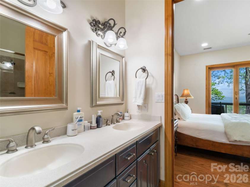 266 Sunset Point Road, Burnsville, NC 28714.  MLS# CAR4374848, YatesRealty ID 17027. 