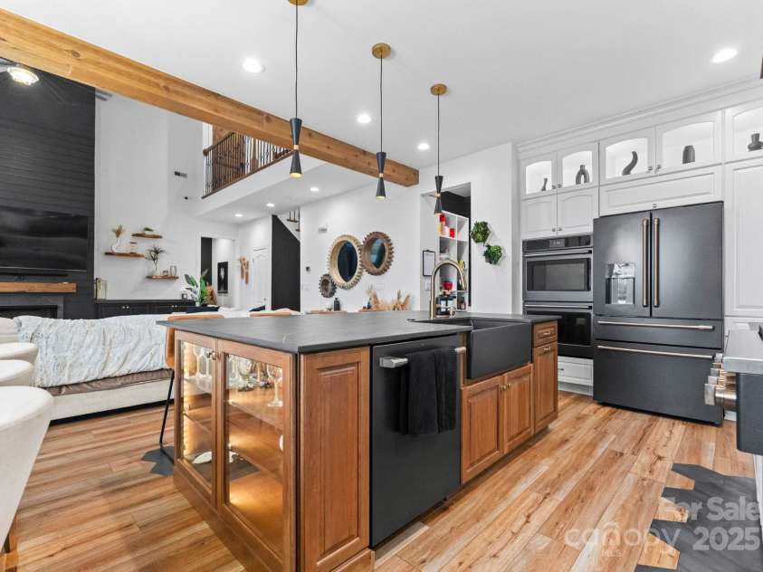 120 Lakeshore Drive, Mooresville, NC 28117.  MLS# CAR4257146, YatesRealty ID 17028. 