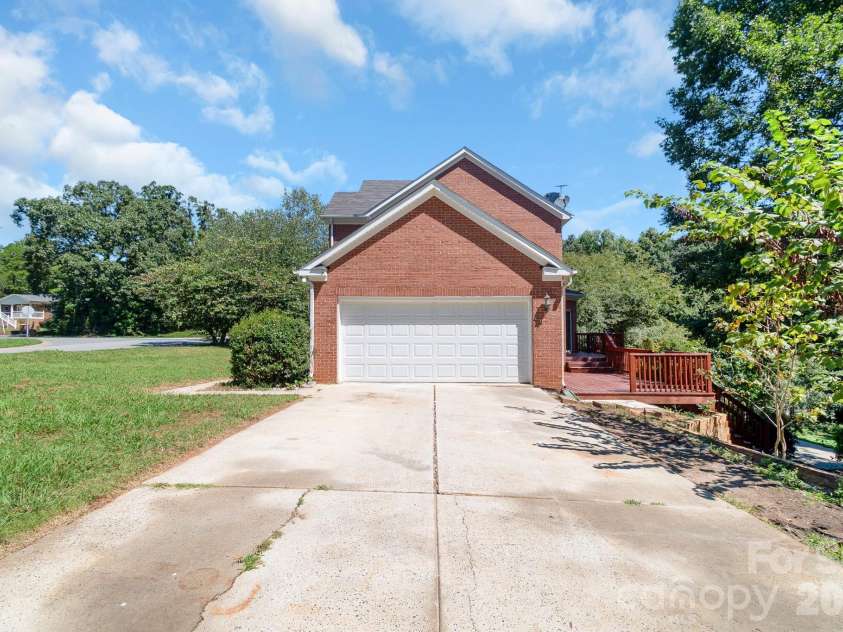 4227 Kiser Woods Drive, Concord, NC 28025.  MLS# CAR4372751, YatesRealty ID 17028. 