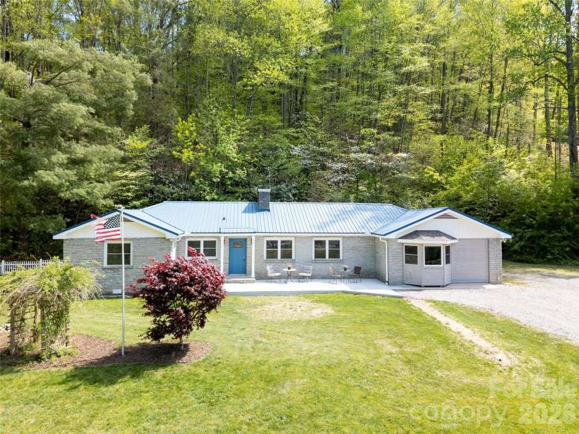 2629 Soco Road, Maggie Valley, NC 28751.  MLS# CAR4374834, YatesRealty ID 17029. 2629 Soco Road