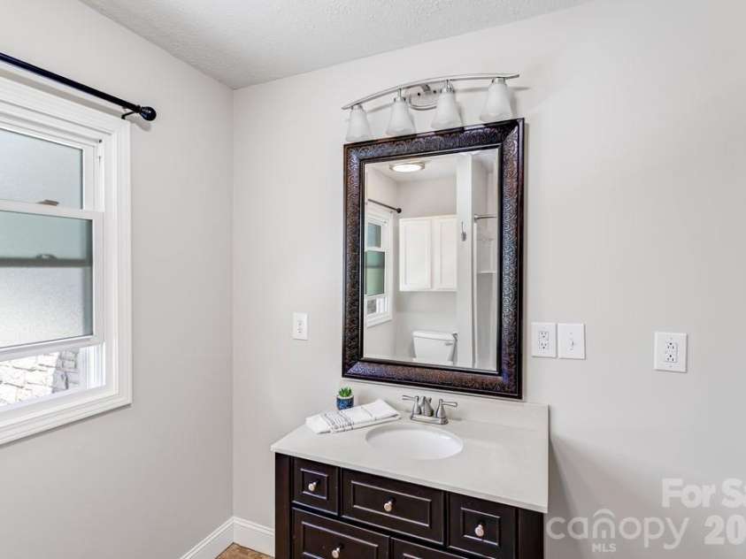 2629 Soco Road, Maggie Valley, NC 28751.  MLS# CAR4374834, YatesRealty ID 17029. Remodeled Bath 3