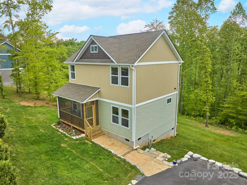 43 Clarks Chapel Extension, Weaverville, NC 28787.  MLS# CAR4258672, YatesRealty ID 17029. Professional Landscaping and Durable Siding