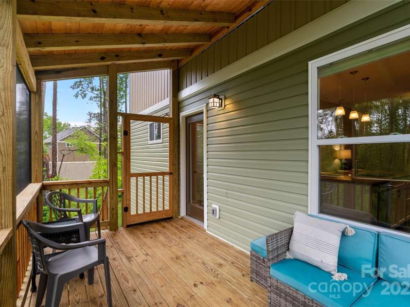 43 Clarks Chapel Extension, Weaverville, NC 28787.  MLS# CAR4258672, YatesRealty ID 17029. Vaulted Ceiling and Backyard Access