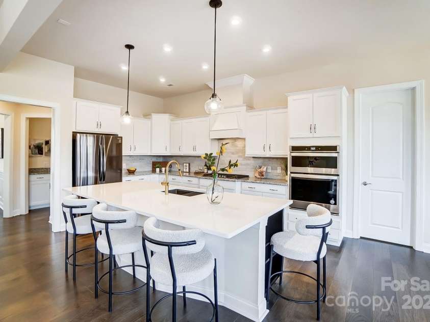 11144 Limehurst Place, Charlotte, NC 28278.  MLS# CAR4240129, YatesRealty ID 17030. 