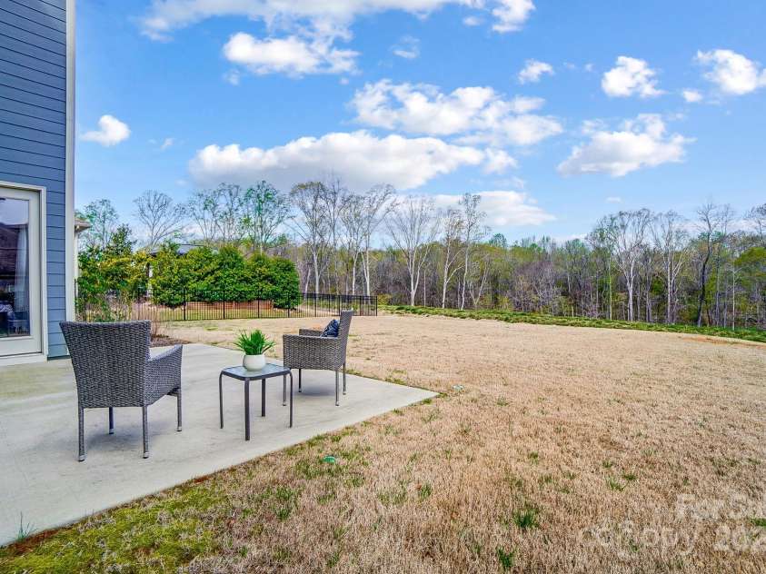 11144 Limehurst Place, Charlotte, NC 28278.  MLS# CAR4240129, YatesRealty ID 17030. 