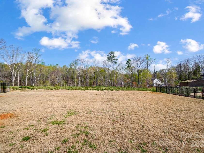 11144 Limehurst Place, Charlotte, NC 28278.  MLS# CAR4240129, YatesRealty ID 17030. 