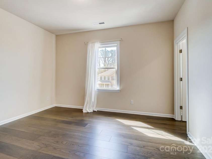 11144 Limehurst Place, Charlotte, NC 28278.  MLS# CAR4240129, YatesRealty ID 17030. Bedroom 5