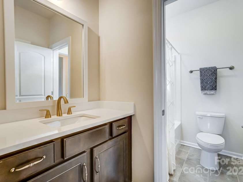 11144 Limehurst Place, Charlotte, NC 28278.  MLS# CAR4240129, YatesRealty ID 17030. Jack and Jill bath