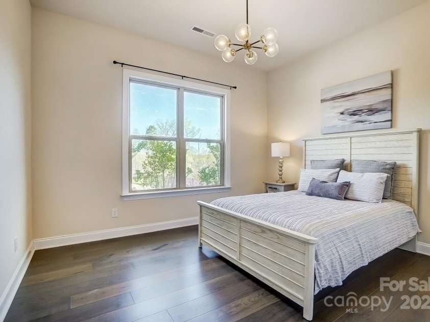 11144 Limehurst Place, Charlotte, NC 28278.  MLS# CAR4240129, YatesRealty ID 17030. Main floor bedroom