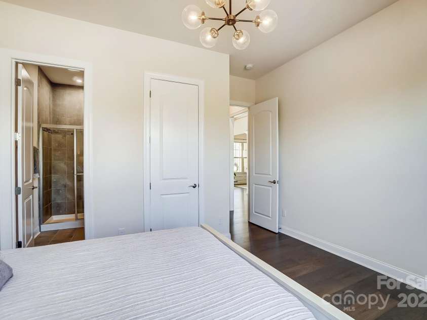 11144 Limehurst Place, Charlotte, NC 28278.  MLS# CAR4240129, YatesRealty ID 17030. Main floor bedroom