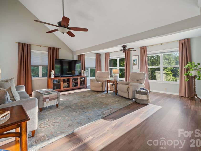 710 Riverwood Drive, Lexington, NC 27292.  MLS# CAR4373898, YatesRealty ID 17030. 