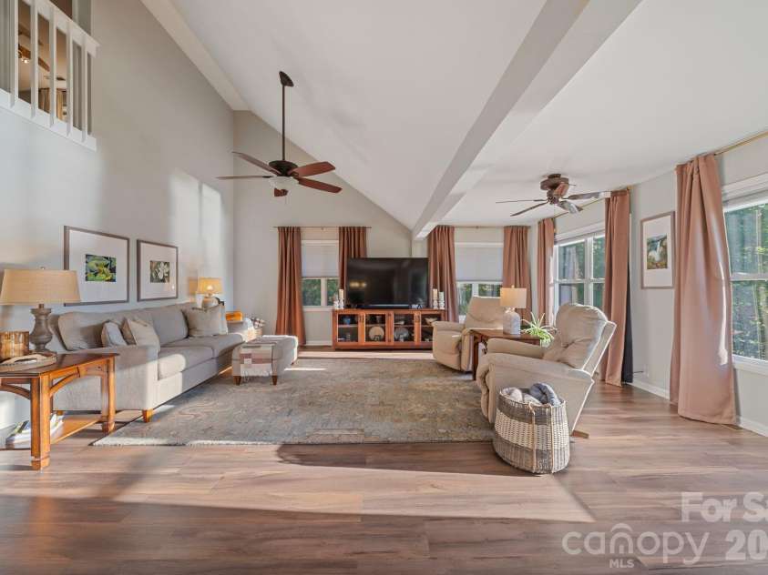 710 Riverwood Drive, Lexington, NC 27292.  MLS# CAR4373898, YatesRealty ID 17030. 