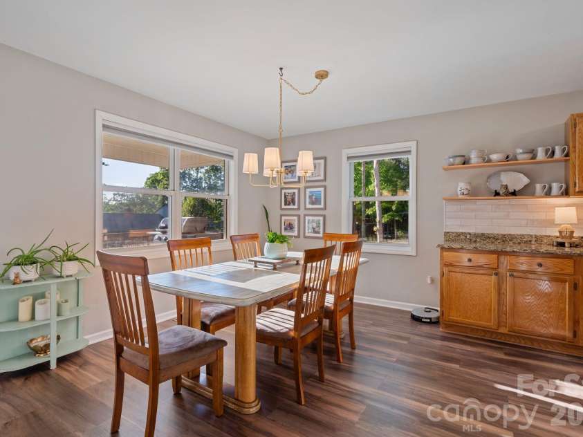 710 Riverwood Drive, Lexington, NC 27292.  MLS# CAR4373898, YatesRealty ID 17030. 
