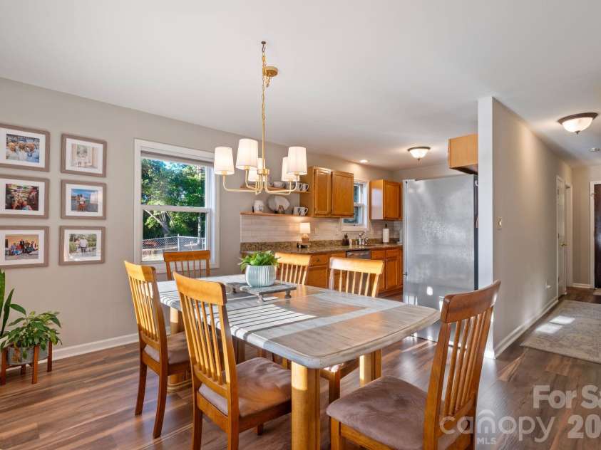710 Riverwood Drive, Lexington, NC 27292.  MLS# CAR4373898, YatesRealty ID 17030. 